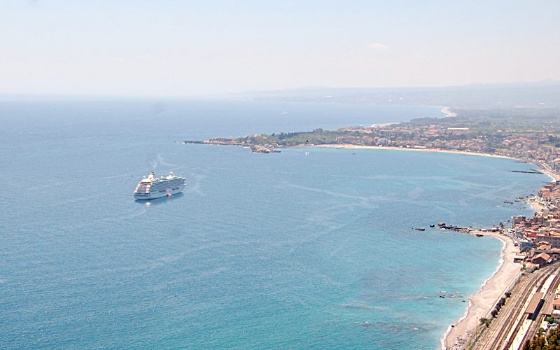 porto-naxos-taormina